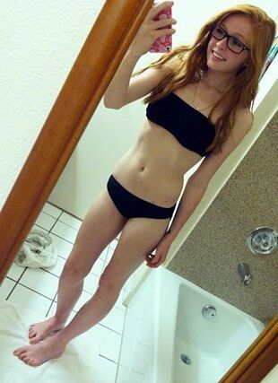 young teen nude selfie