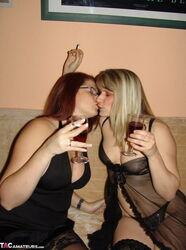 pee drinking lesbians. Photo #1