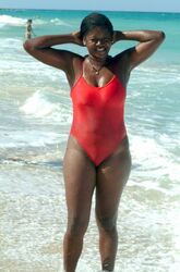 naked wife on beach. Photo #6