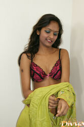indian girl nude pics. Photo #1