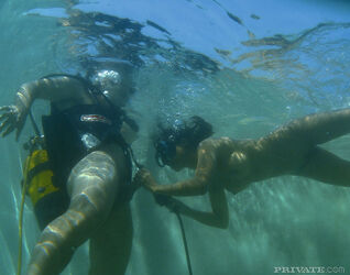 blowjob underwater. Photo #2