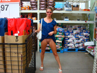 nudist shopping. Photo #3
