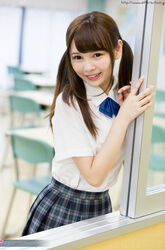 japanese schoolgirl upskirt. Photo #4