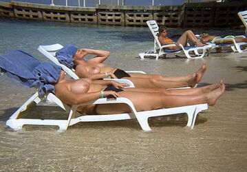 wife beach nude. Photo #2