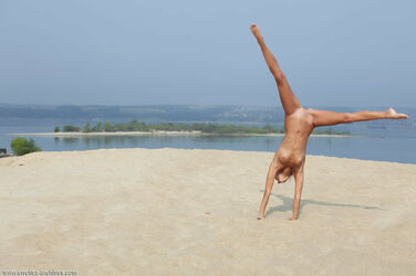 women naked on beach. Photo #1