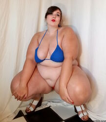 fat girl in thong. Photo #2